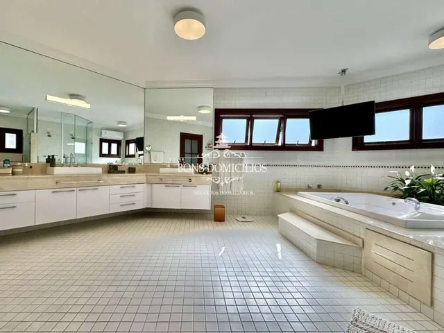 Imagem 4: Cond. São Paulo II - Maravilhosa! 5 Suítes, 70% Mobiliada, Lareiras, Piscina, Gourmet!