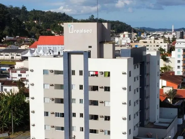 Imagem: À Vista R$500.000,00 Financiado R$550.000,00