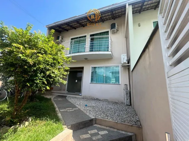 Imagem: Casa Geminada Triplex no Bairro Rau