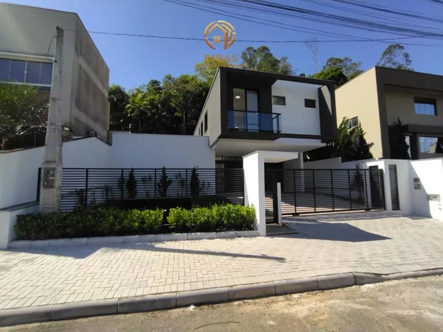 Imagem: Casa Duplex Alto Padrão a Venda no Bairro