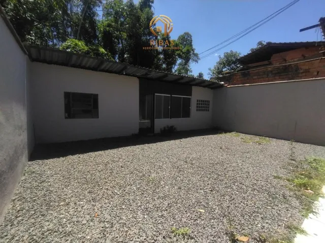 Imagem 2: Casa Padrão a Venda no Bairro Tifa Martins em Jaraguá do Sul - 01 Suíte + 02 Quartos