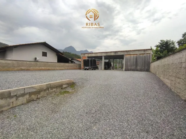 Imagem 5: Amplo Terreno com Casa e Galpão a Venda na Ilha da Figueira em Guaramirim
