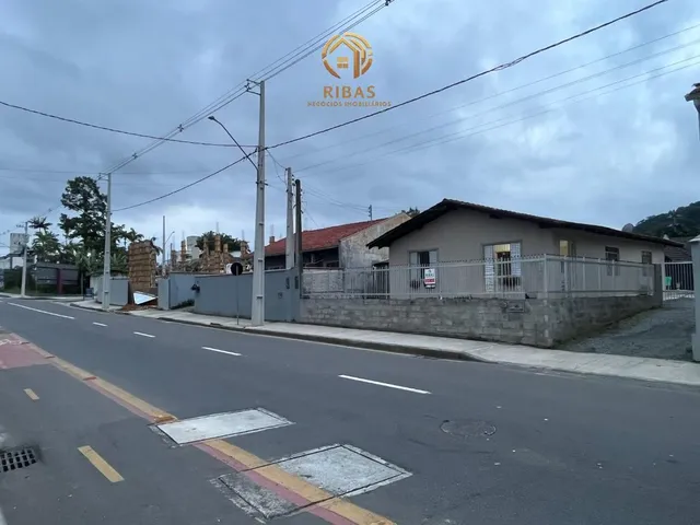 Imagem: Casa com 4 Quartos no Bairro Czerniewicz