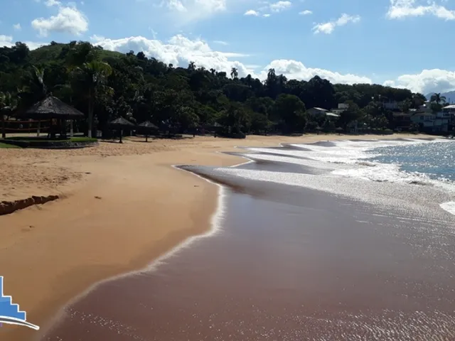 Imagem 3: Terreno Totalmente Plano na Rua do Canal no Condomínio Sítio Bom