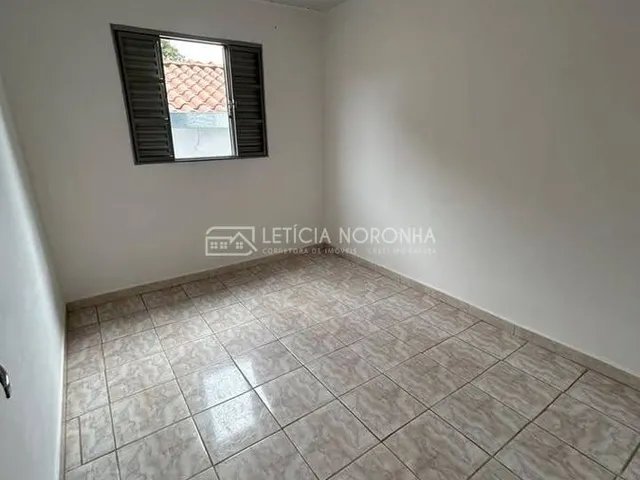 Imagem 4: Casa com 2 Quartos para Locação, Carioca - São Lourenço