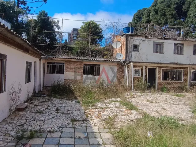 Imagem 4: Casa À Venda no Batel com Terreno de 658M² Ideal para Investimento