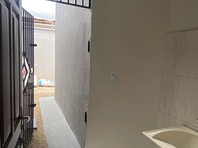 Imagem 4: Casa Plana 74M² Reformada em Itaitinga - 2 Qts (1 Suíte) e 2 Vagas