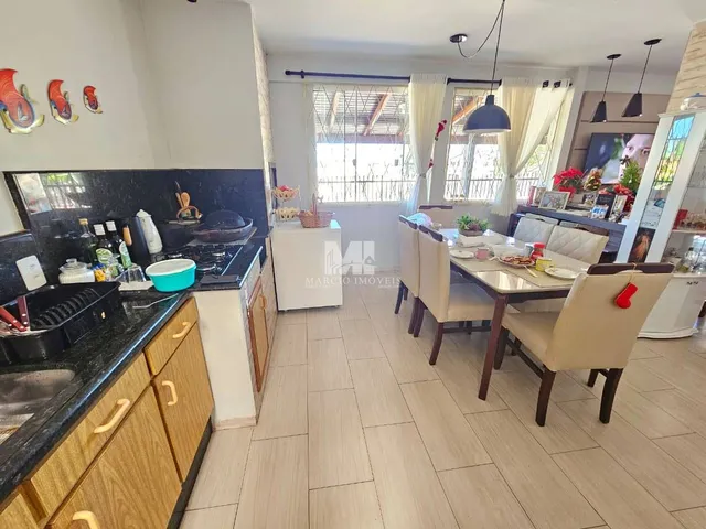 Imagem 3: Linda Casa no Centro de Barra Velha a Poucos Metros do Mar + Apartamento Independente para Renda Mensal