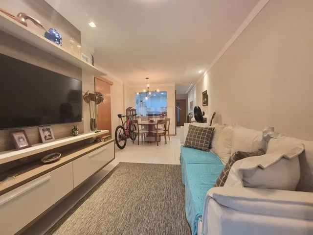 Imagem 2: Apartamento À Venda em Niterói - Piratininga: 2 Quartos, 1 Suíte, 1 Sala e Garagem - 101M² de Puro Conforto!