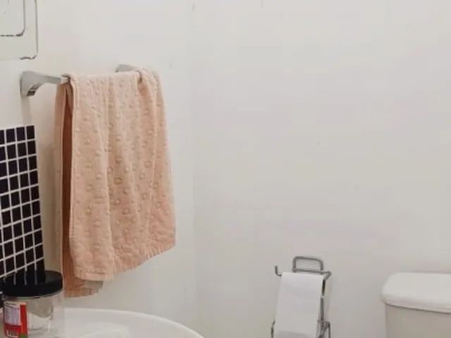 Imagem 4: Apartamento para Venda em Porto Alegre, Tristeza, 3 Dormitórios, 1 Suíte, 2 Banheiros, 2 Vagas