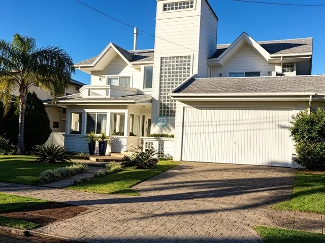 Imagem: A casa possui 4 Dormitórios, 2 Suítes, 4 Banheiros, 2