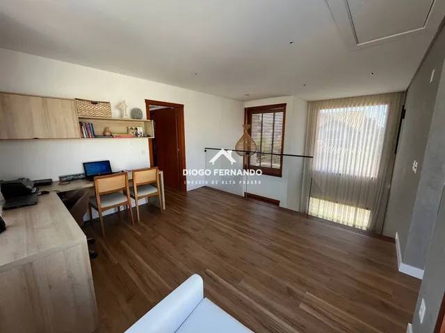 Imagem 2: Casa no Condomínio Aldeias do Campeche III com 4 Suítes e Amplo Terreno