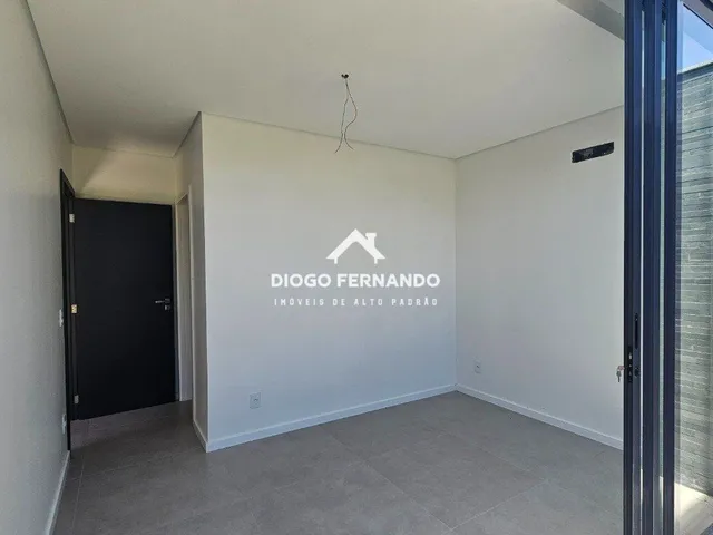 Imagem 2: Casa Alto Padrão no Condomínio Jardim do Ribeirão com 4 Suítes