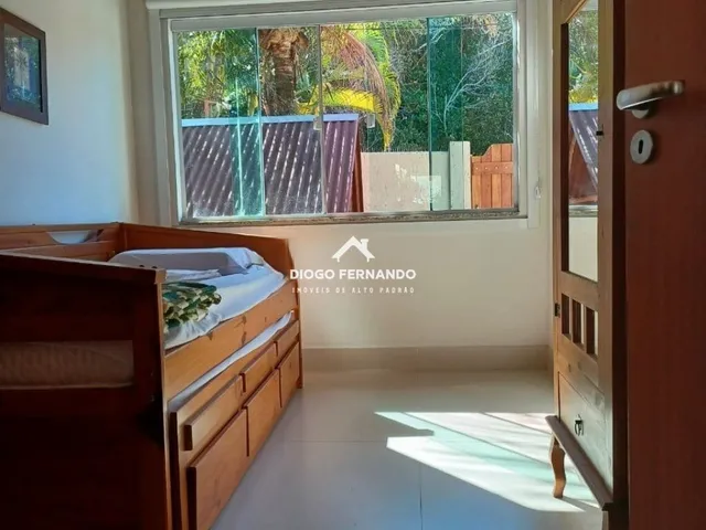 Imagem 14: Casa no Rio Tavares com 6 Dormitórios, Piscina e Terreno Amplo