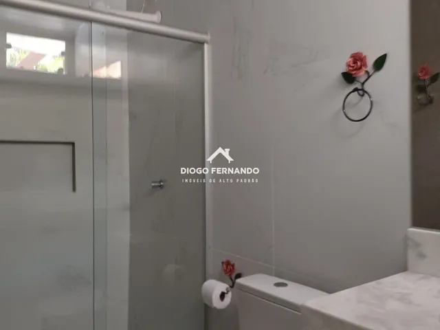 Imagem 8: Casa no Rio Tavares com 6 Dormitórios, Piscina e Terreno Amplo