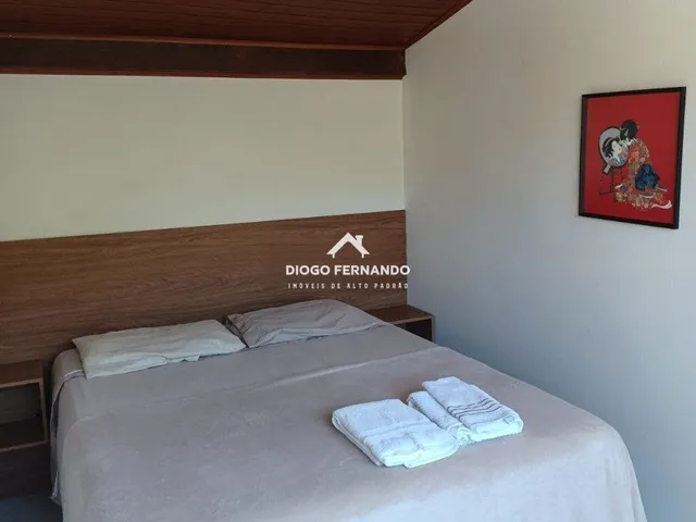 Imagem 2: Casa no Rio Tavares com 6 Dormitórios, Piscina e Terreno Amplo