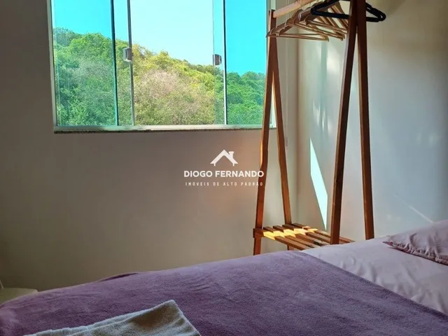 Imagem 4: Casa no Rio Tavares com 6 Dormitórios, Piscina e Terreno Amplo