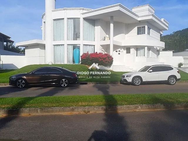 Imagem: A casa possui 7 Dormitórios, 6 Suítes, 7 Banheiros, 2