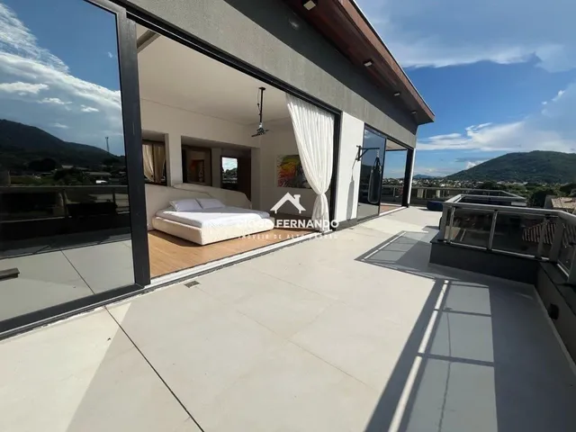 Imagem 3: Cobertura no Swami Beach Residence com Amplo Terraço e Condomínio Clube no Campeche