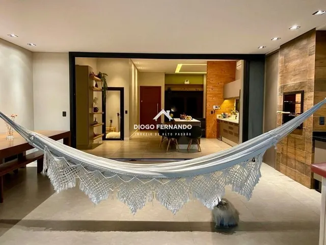 Imagem 10: Casa no Campeche com 240M², Suíte Master e Terreno Amplo em Rua Tranquila
