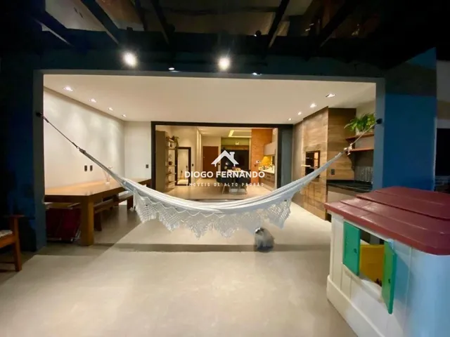 Imagem 8: Casa no Campeche com 240M², Suíte Master e Terreno Amplo em Rua Tranquila