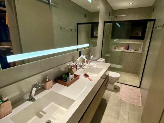 Imagem 4: Casa no Campeche com 240M², Suíte Master e Terreno Amplo em Rua Tranquila