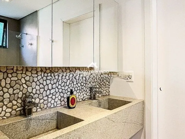 Imagem 13: Casa no Campeche a 200M da Praia com 6 Quartos, Piscina Aquecida e Alto Padrão