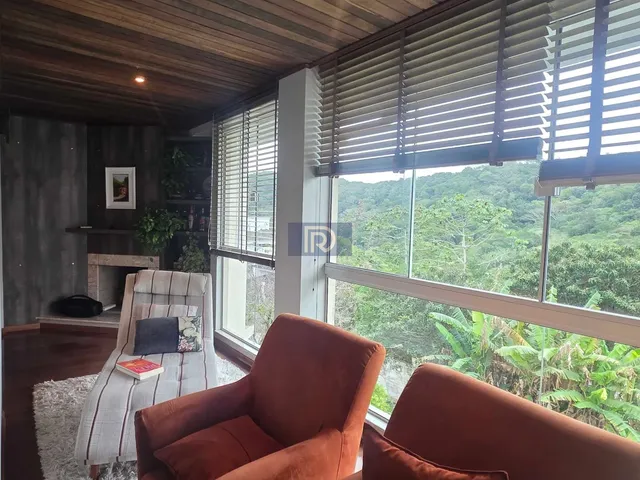 Imagem 3: Casa Alto Padrão com Piscina no Bosque das Mansões