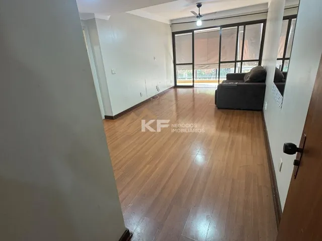 Imagem: O apartamento possui 2 Dormitórios, 1 Suíte, 2 Banheiros,