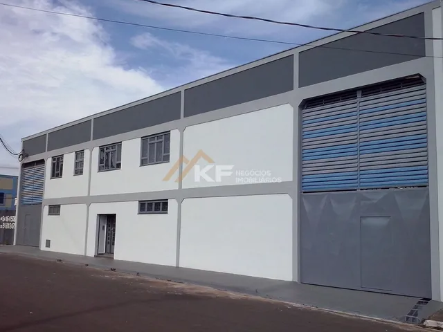 Imagem: O depósito possui 2 Banheiros, 1.020m² de Área, 992m²