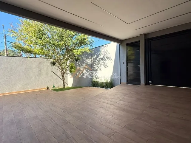 Imagem: A casa possui 3 Dormitórios, 1 Suíte, 3 Banheiros, 2