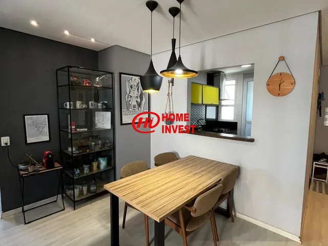 Imagem: O apartamento possui 2 Dormitórios, 1 Suíte, 2 Banheiros,