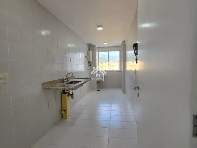 Imagem 12: Apartamento de 3 Suítes Mais Dependência