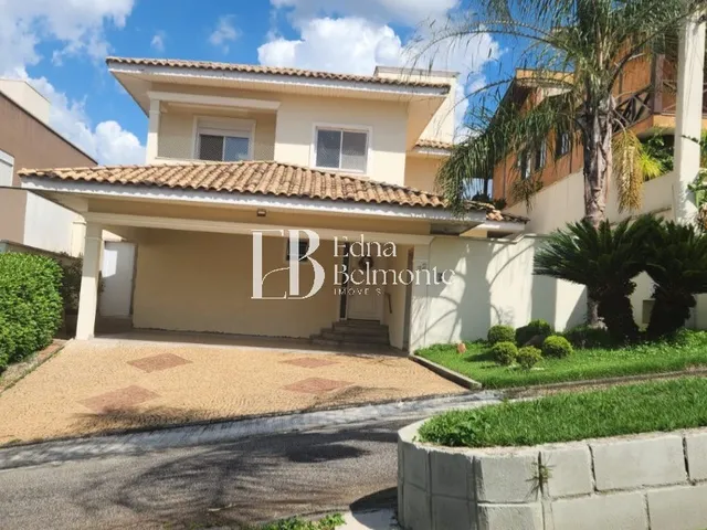 Imagem: A casa em condomínio possui 3 Dormitórios, 3 Suítes, 4