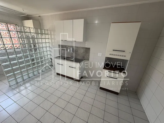 Imagem: O apartamento possui 2 Dormitórios, 1 Banheiro, 1 Vaga na