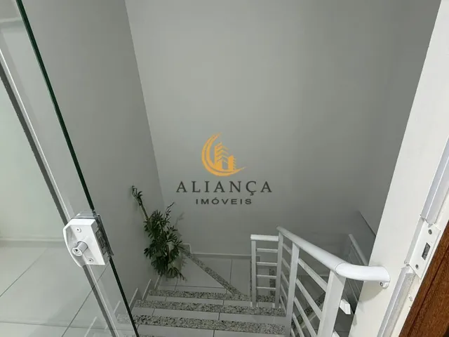 Imagem 2: Sobrado com 2 Dormitórios e Quintal em Potecas
