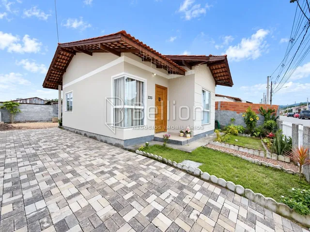 Imagem: Casa com 3 Quartos e Terreno de 250 M²