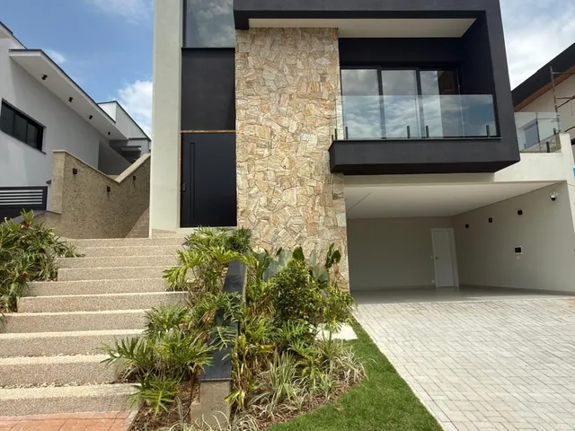 Imagem: A casa possui 4 Dormitórios, 4 Suítes, 4 Banheiros, 4