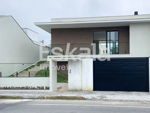 Imagem: Casa com 01 Suíte 02 Quartos