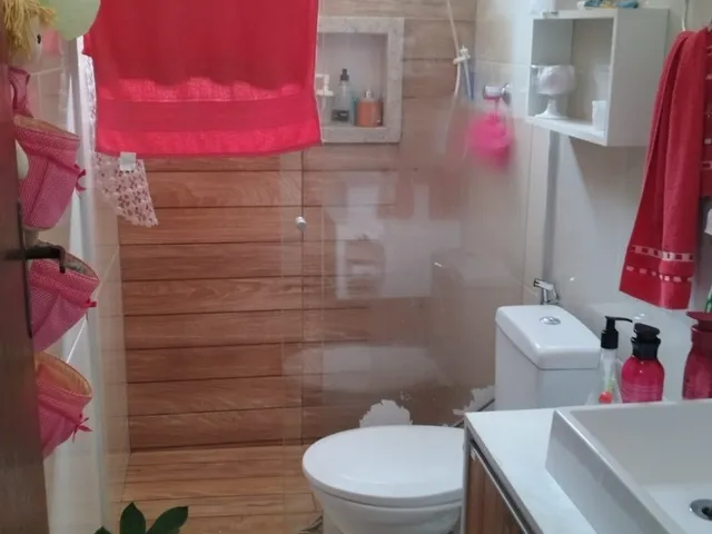 Imagem 8: Casa Duplex de 3 Quartos com Suíte, Área Gourmet e Amplo Quintal em Perocão, Guarapari-Es. Agende Sua Visita!