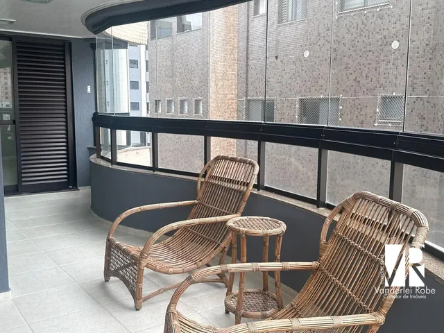Imagem 8: Apartamento À Venda no Centro de Balneário Camboriú com 4 Dormitórios e Varanda Ampla