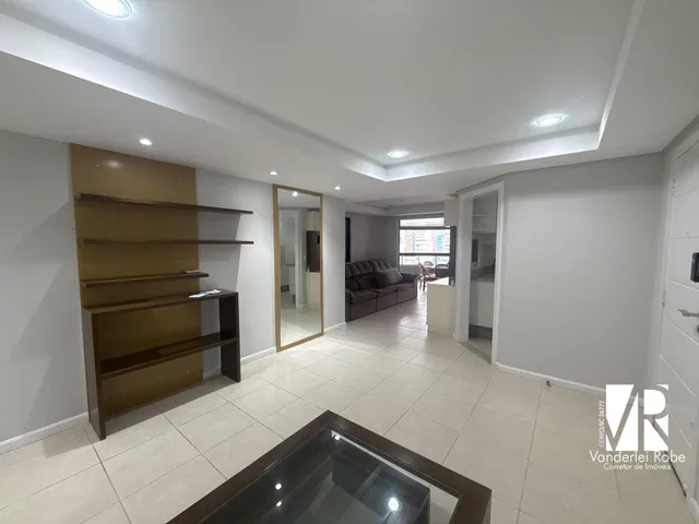 Imagem 2: Apartamento À Venda no Centro de Balneário Camboriú com 4 Dormitórios e Varanda Ampla