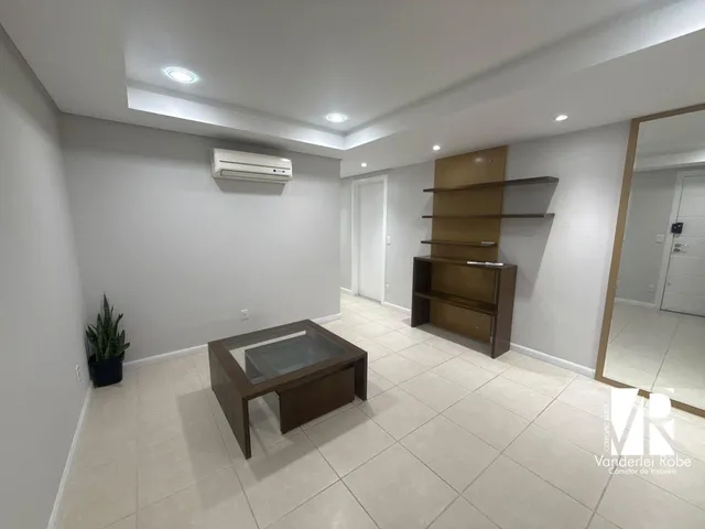 Imagem 3: Apartamento À Venda no Centro de Balneário Camboriú com 4 Dormitórios e Varanda Ampla