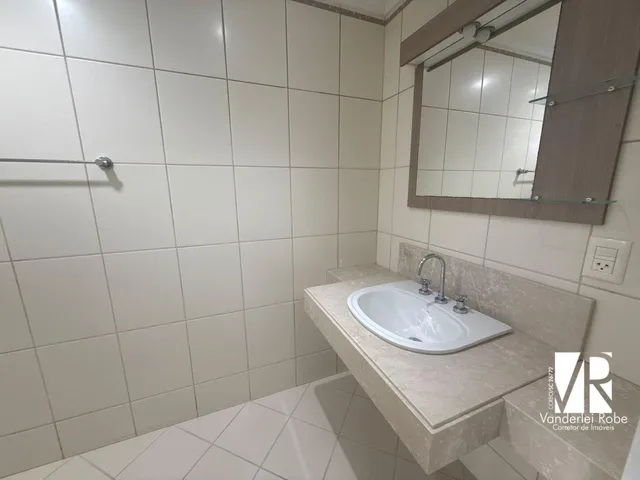 Imagem 14: Apartamento À Venda no Centro de Balneário Camboriú com 4 Dormitórios e Varanda Ampla