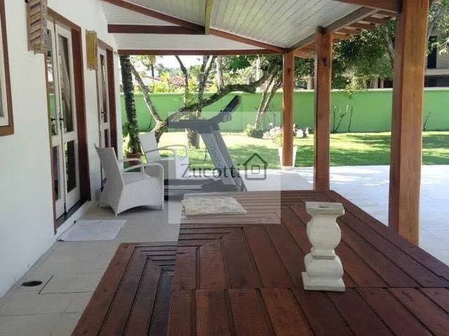 Imagem 13: Linda Casa de Alto Padrão com Amplo Terreno Pouco Metros do Mar