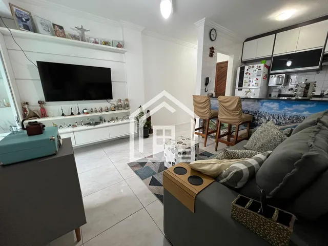 Imagem: Apartamento com 2 Quartos e Varanda À Venda