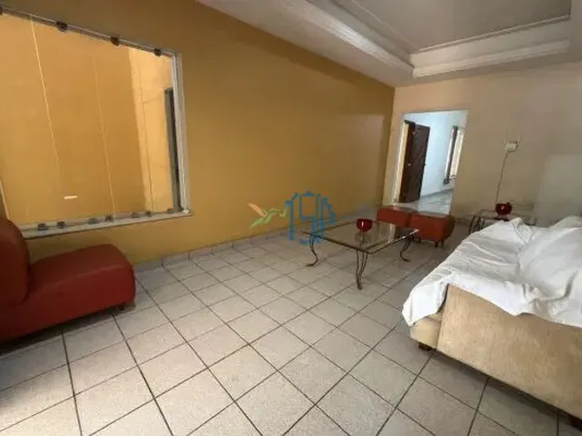 Imagem 2: Casa Térrea em Petrópolis - Avenida Principal - Ideal para Comércio