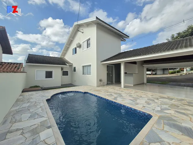 Imagem: Casa Alto Padrão com Piscina no Portal