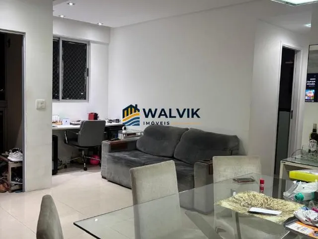 Imagem: O apartamento possui 2 Dormitórios, 1 Suíte, 2 Banheiros,