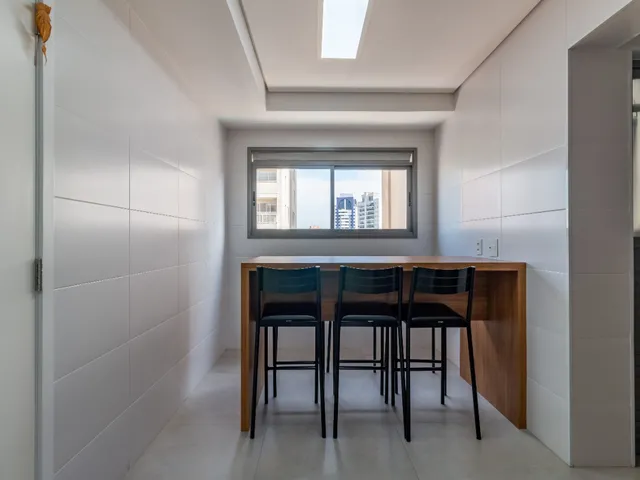 Imagem 3: Apartamento para Venda em Brooklin com 4 Quartos, Sendo 3 Suítes, 181M²